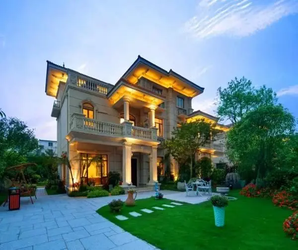 大型彩虹滑道,玫瑰花海.4月邀您霸屏抖音