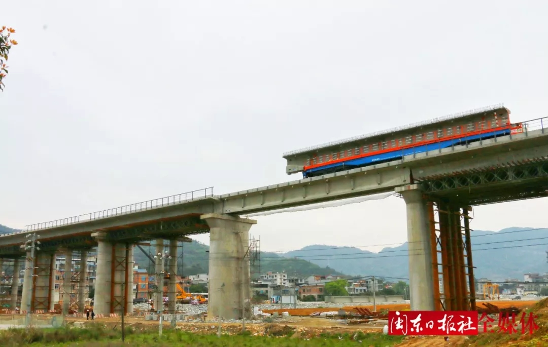 衢宁铁路（福建段）三乐特大桥线路铺架施工圆满完成