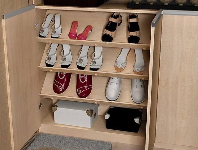 一般家里鞋柜内部放置的鞋子形状,大小等都参差不齐,鞋柜的宽度不止要
