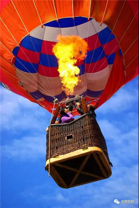 龙润华府丨去浪漫的土耳其坐热气球？不！今天在濮北龙润华府我就坐了！