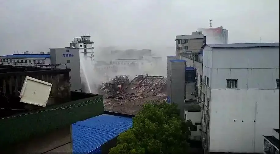 湘潭二医院住院大楼成功爆破！新大楼选址在哪？