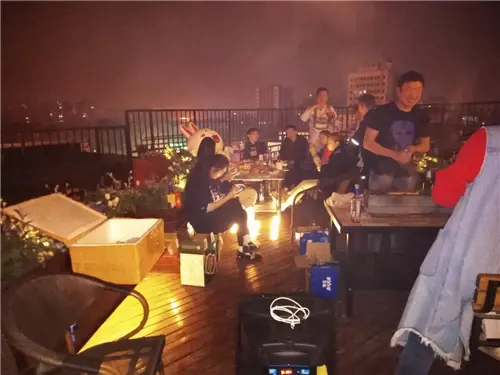 网红露台之烧烤趴 | 住在经十路店,再大的胃都不够用!