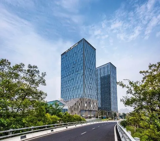 (徐州城际空间站-原绿地之窗实景图)