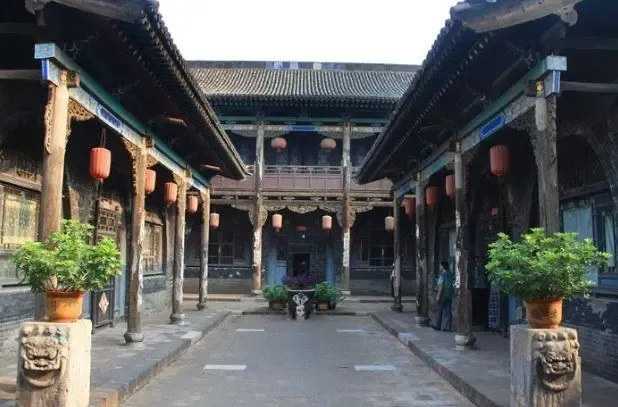 疯狂100万买下70多间房的明代四合院他说等我走了留给