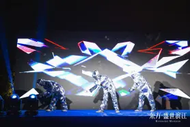 缘光而起 温暖不息丨看东方·盛世滨江如何用光烹调一席心动