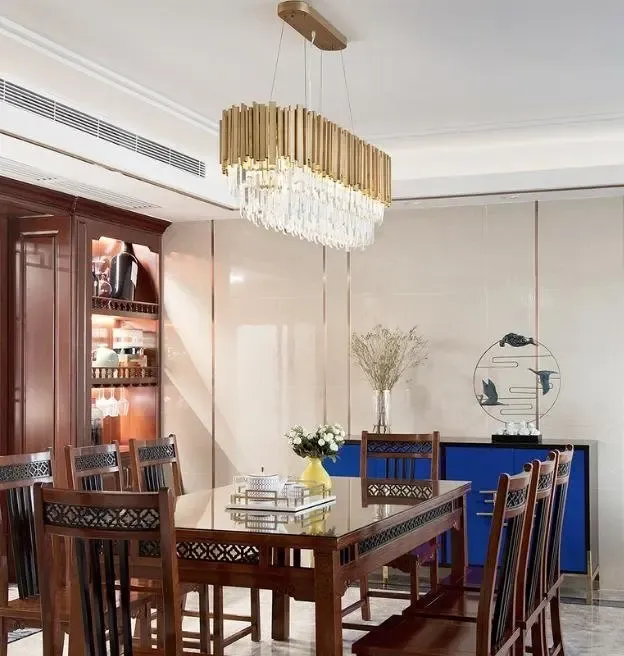 客厅装修别做吊顶了,这样用石膏线打一圈,简约,大气还百搭!