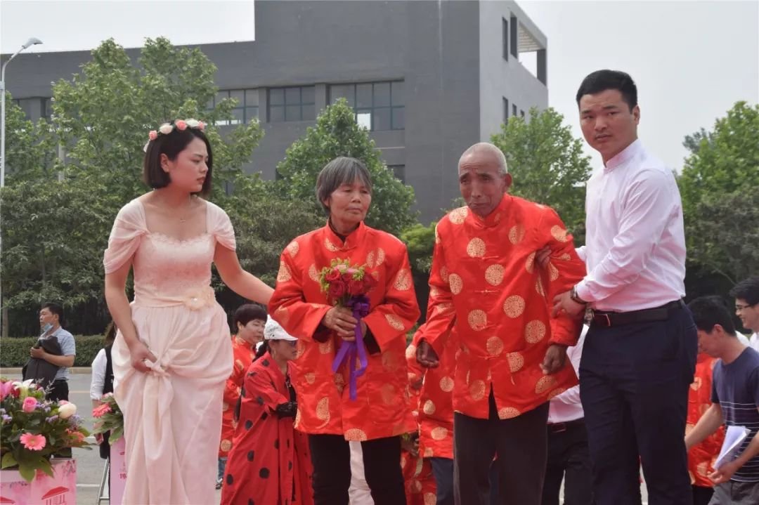 博林首府|“我为父母找回青春”世纪婚礼盛典5月12日圆满落幕！