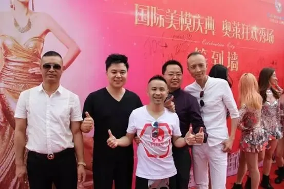 同时还邀请到了春晚嘉宾刘天艺,巴蜀笑星蒋小娃,王力锋为本届赛事助力