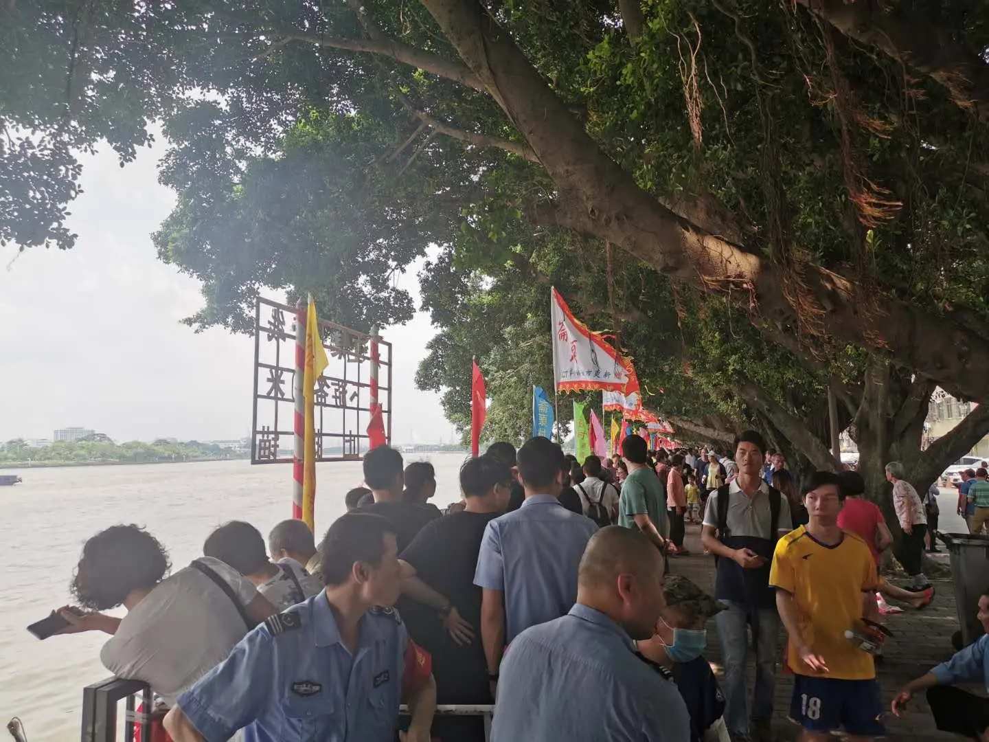 活动6月4日(即农历五月初二,是海珠区仑头村端午龙船活动的"招景"日