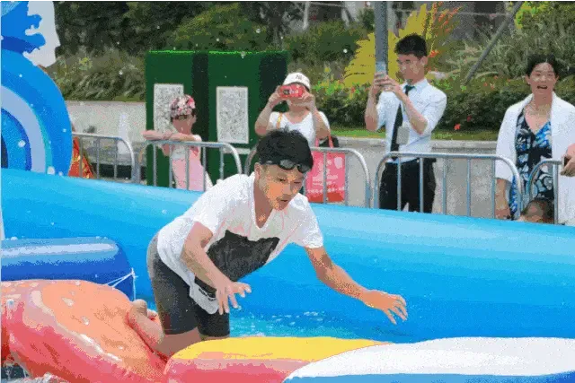 ��������ʺ绬���������