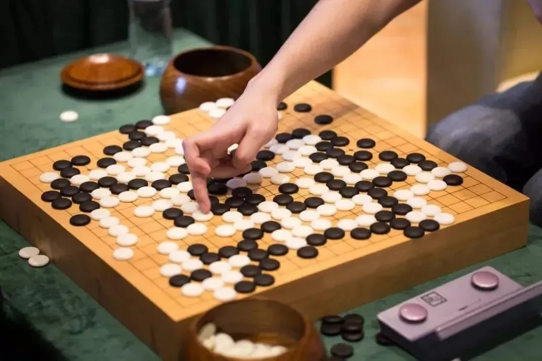 而围棋能为我们正确的为人处世提供启示