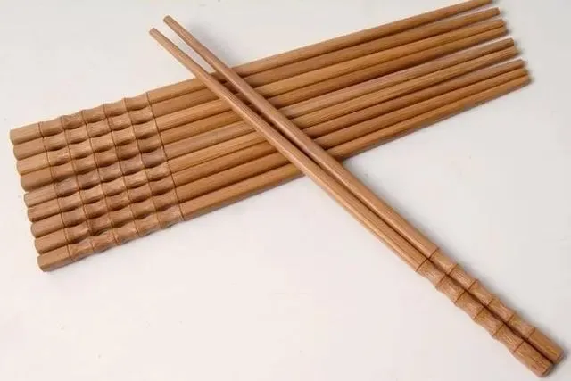 家里不用的筷子不要随便扔掉当心赶走财运有钱人都这样做