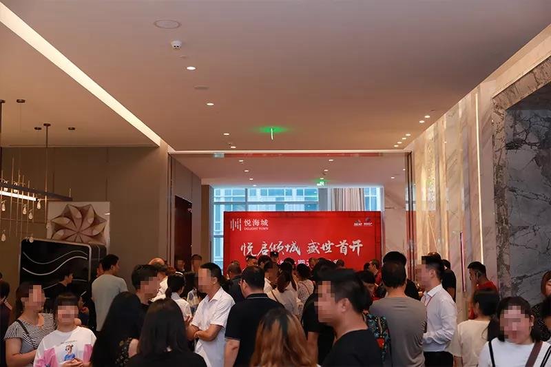 集聚区惊现“抢房热潮”，悦海城首开售罄，谁能更红！
