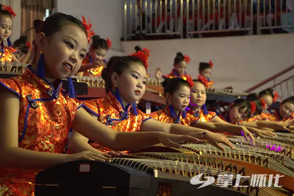 欲将春风化作雨 润物无声更护花 ——怀化市华都小学探索特色教育教学纪实