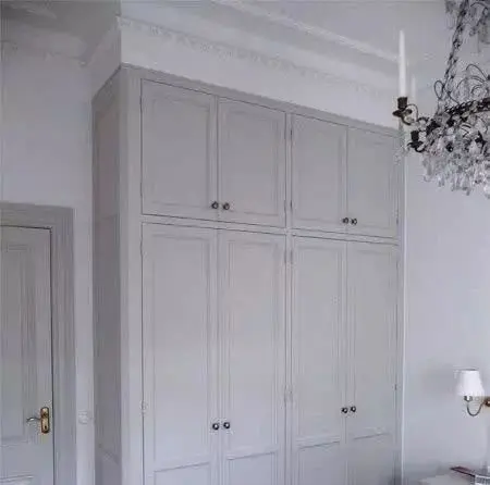 定制衣柜顶部做通顶装吊柜还是用石膏线过渡16款实景设计