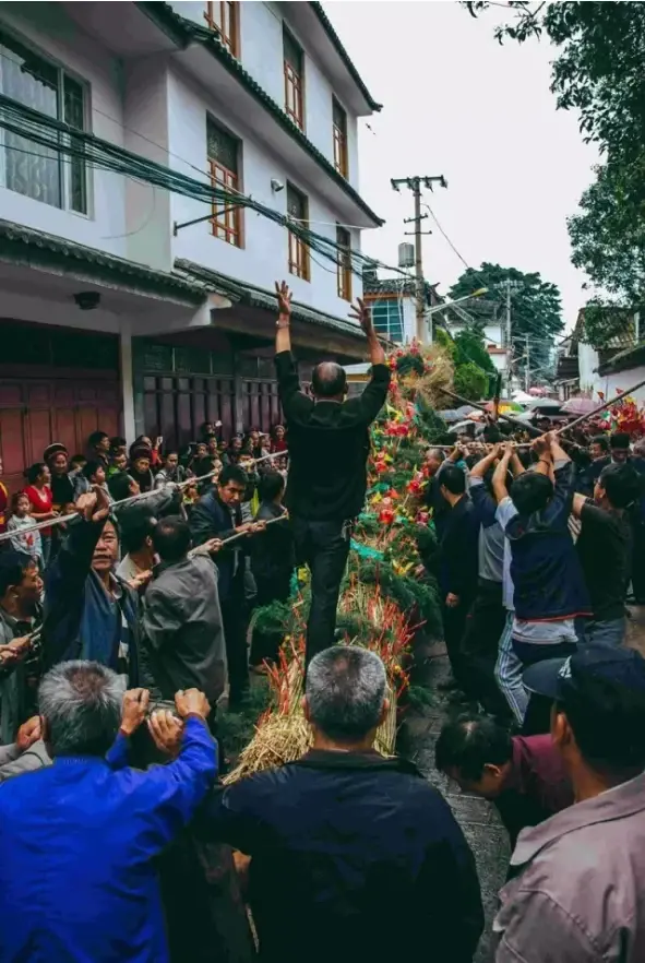 通知!在外漂泊的大理人，你妈喊你回家过火把节了!!