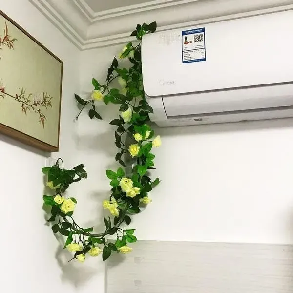 邻居听完好后悔,不过现在空调管都已经这样,要么做一些简单的装饰遮一