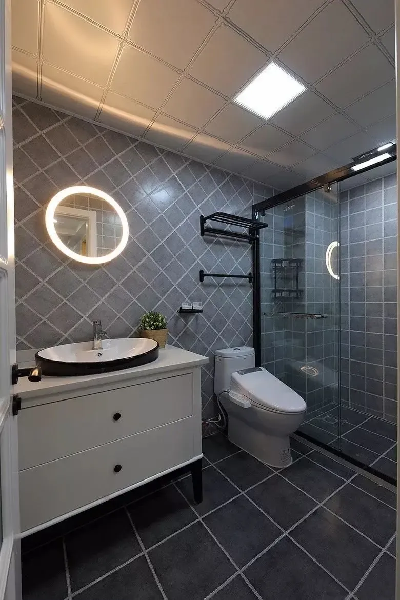 黑框淋浴房黑得高级黑得漂亮