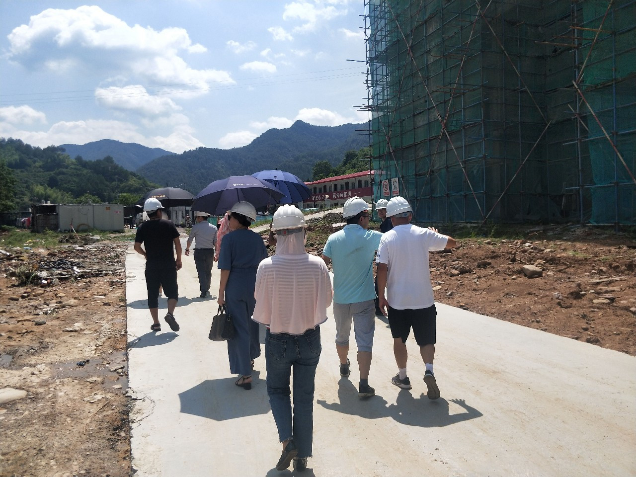 【官宣】超级台风过后 丽湾半岛邀约客户现场检验