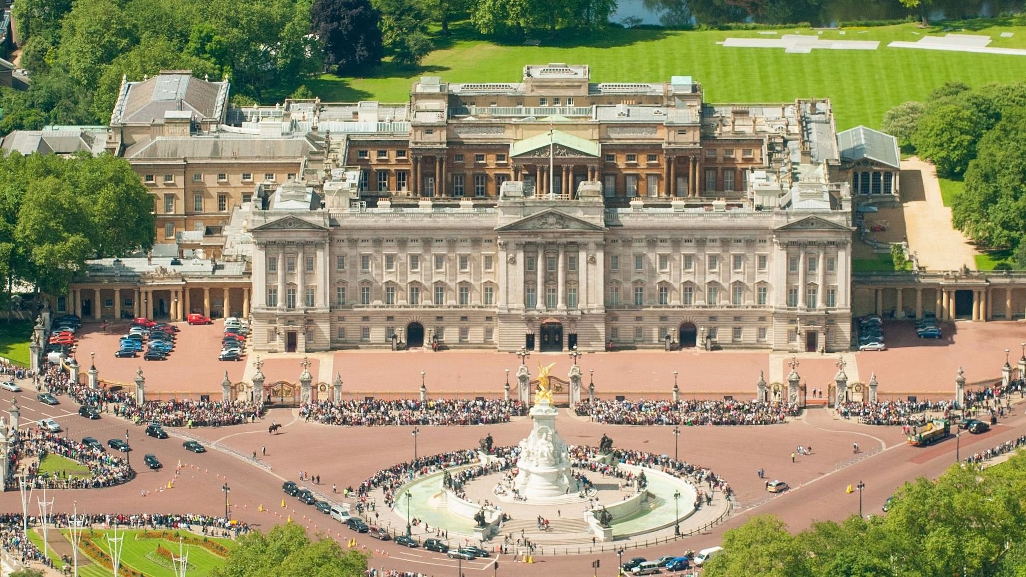 在伦敦，欣赏历史建筑的办法是：住进去 （600万镑起）
