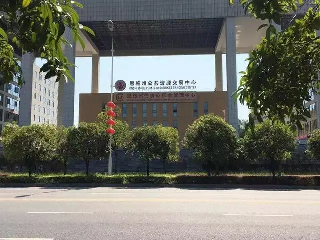 州中心医院新区医疗中心效果图出炉，金龙大道便民项目火热建设中