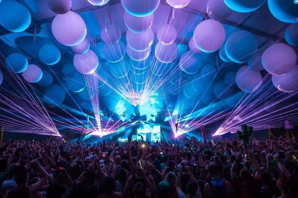 8月17日至18日,亿达业主"声浪电音节"劲爆开场,点燃夏日激情!