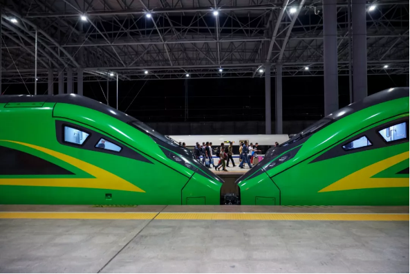 大理喜提复兴号“绿巨人”，大丽城际列车今日正式开通