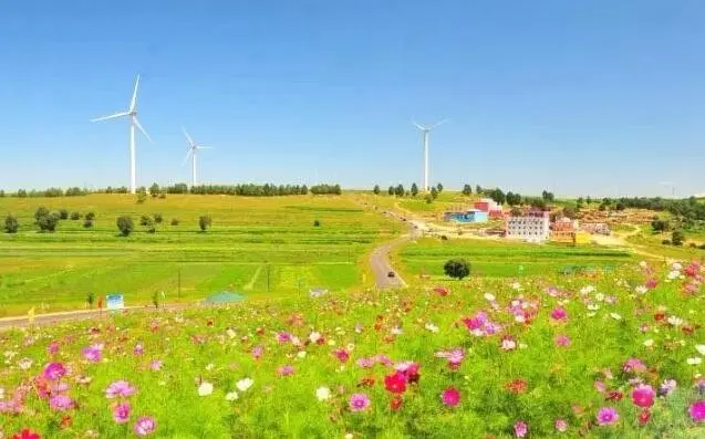 8月好事多 机场客运班线增多天路全线贯通