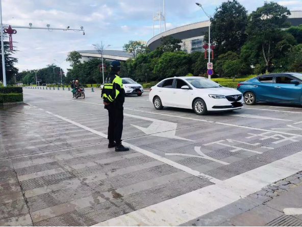 好好记好好学！水果批发市场门口老堵车!全民健身中心右转好困难!