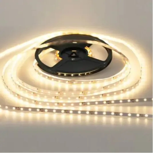 百搭并不能适合所有人,暗黄色的灯带属于暖色系光源,有些人更加偏向于