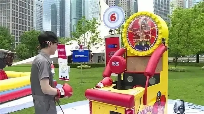 活动只能在抖音看到的网红拳击机在恒大城出现啦