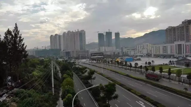 中山路與高旗大道交匯4008132766 轉 838215售完住宅六角亭水景地產