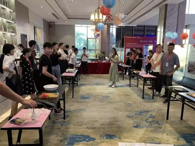 浓情中秋情系国鸿，国鸿新瑞苍南城市公司祝大家中秋快乐