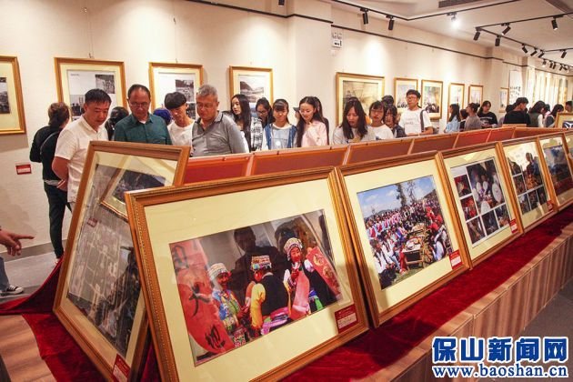我市举行“中国梦•劳动美”职工美术书法摄影展
