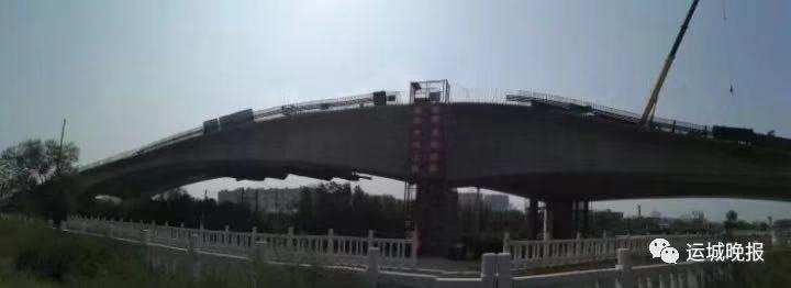 河东西街延长线跨南同蒲铁路桥合龙，12月18日将竣工通车
