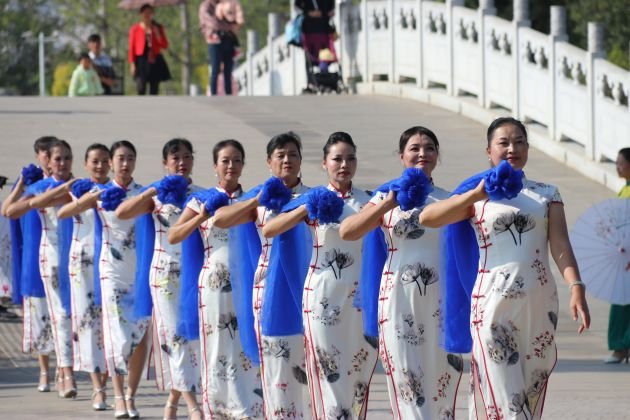 保山市2019年青华海千人旗袍秀成功举办