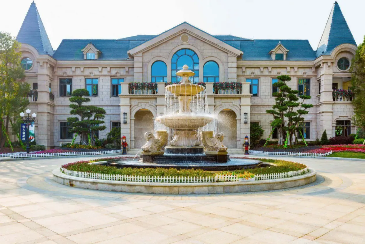 绵阳恒大翡翠龙庭丨8中庭景观央座耀世加推