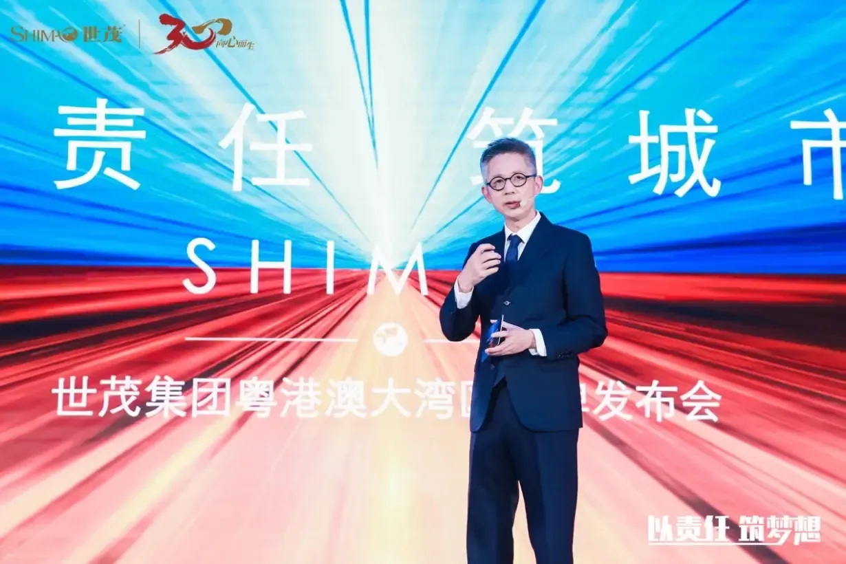 格力电器董事长兼总裁,商界代表人物董明珠女士作了《匠心制造,预见