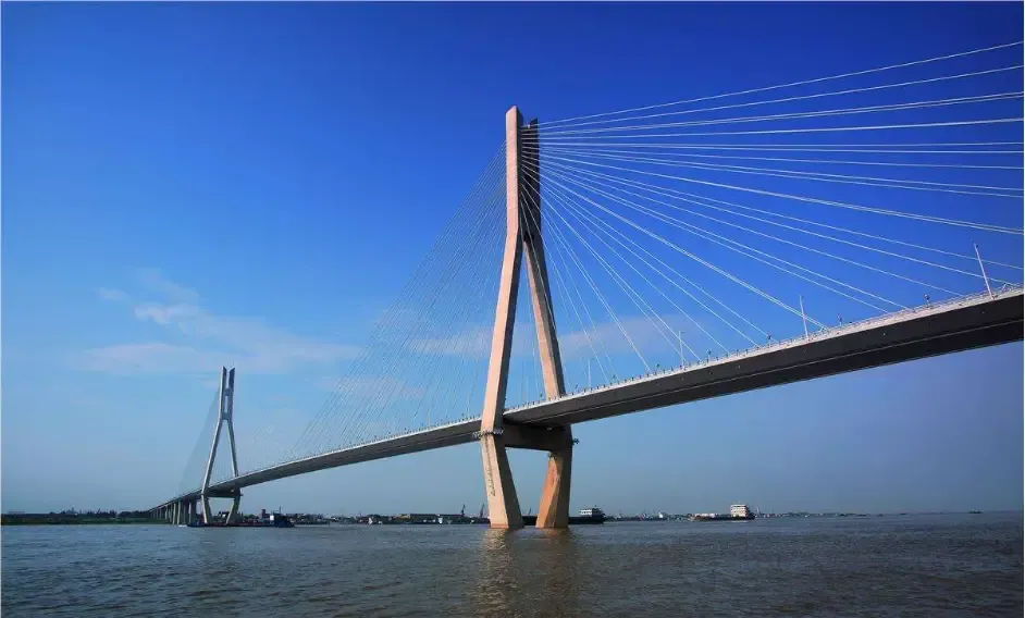 距双柳(新港)长江大桥,光谷长江大桥出口仅2公里,拥有完善的交通路网