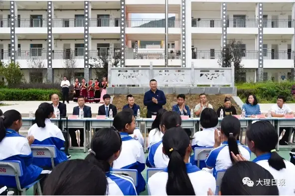 云龙这所山区学校的冬天有点暖，因为……