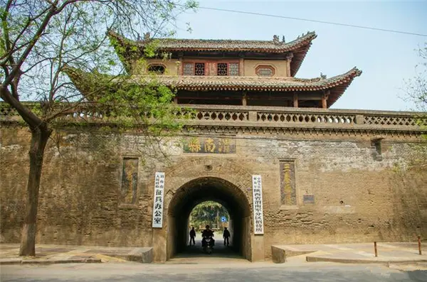 的渭南原本是一个农业城市,城市规模比较小,老城就是当时渭南县的中心
