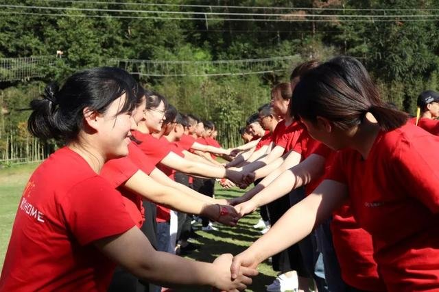 逐梦拼搏，与奋斗者同行！国鸿新瑞集团瓯南城市公司楠溪江户外拓展一日游！