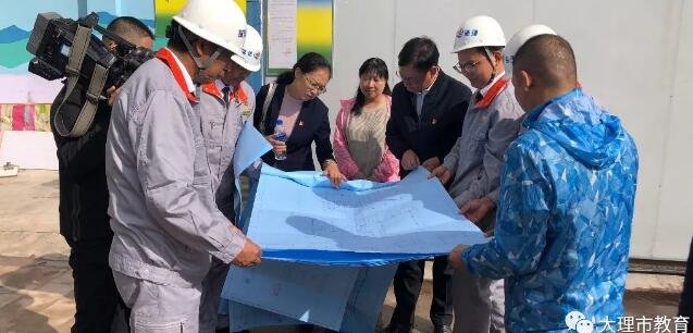 大理市下关二幼保教楼建设工程项目举行开工仪式。