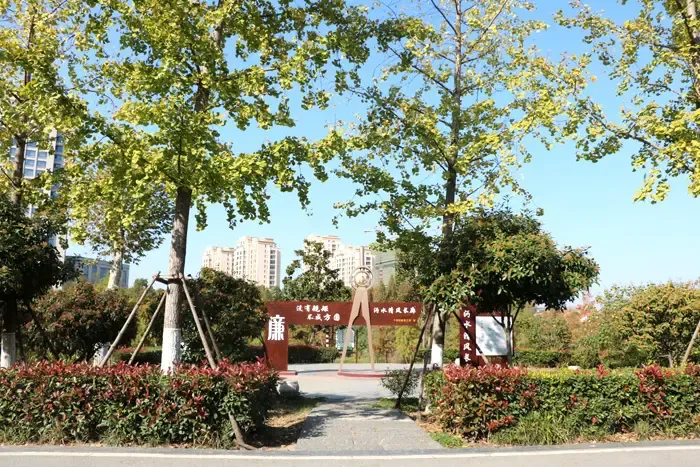 李小双运动城 江景环绕?