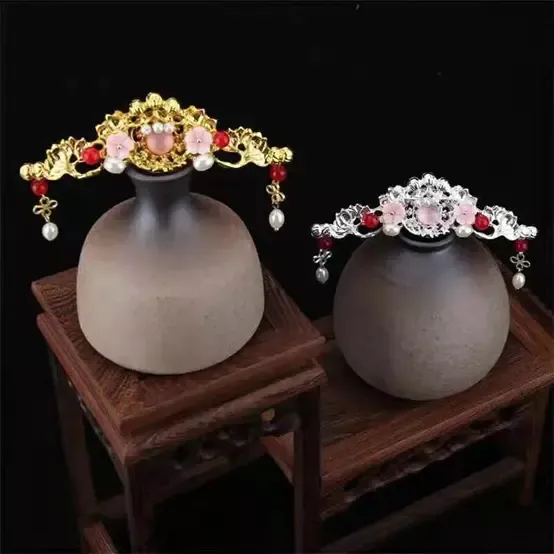 "云鬓花颜金步摇",白居易的一曲《长恨歌》,不仅把唐明皇与杨贵妃的