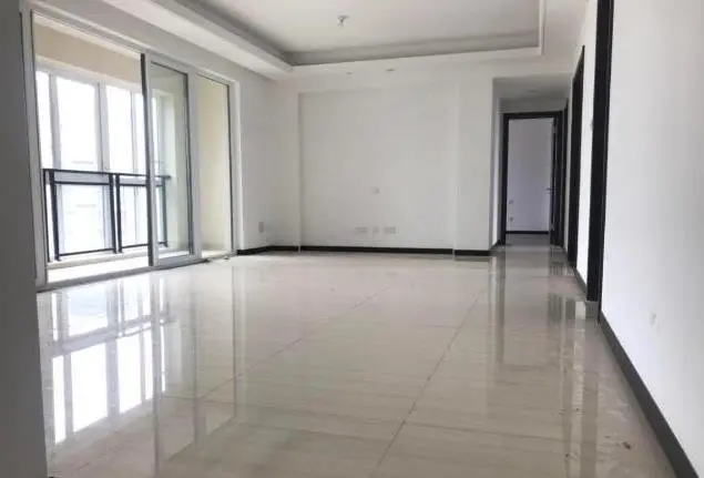 当初图省事买了精装修房子,终于交房,一进门愣住了,太失望了!