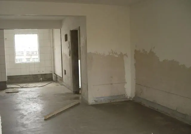 现浇楼板淋水后却出现裂缝,还好老师傅有经验,多是这3点造成的_房产