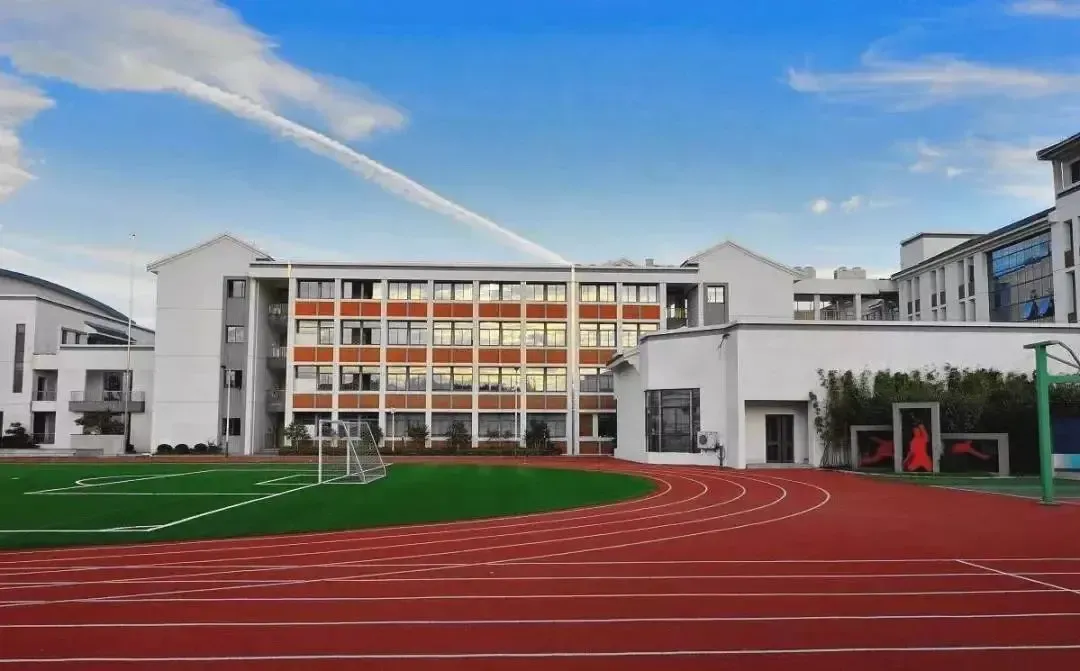 意境图金科·中泰天境华阳小学,与项目仅一街之隔.