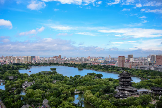 中国摩百万方大城规模 尊享一站式全能配套生活