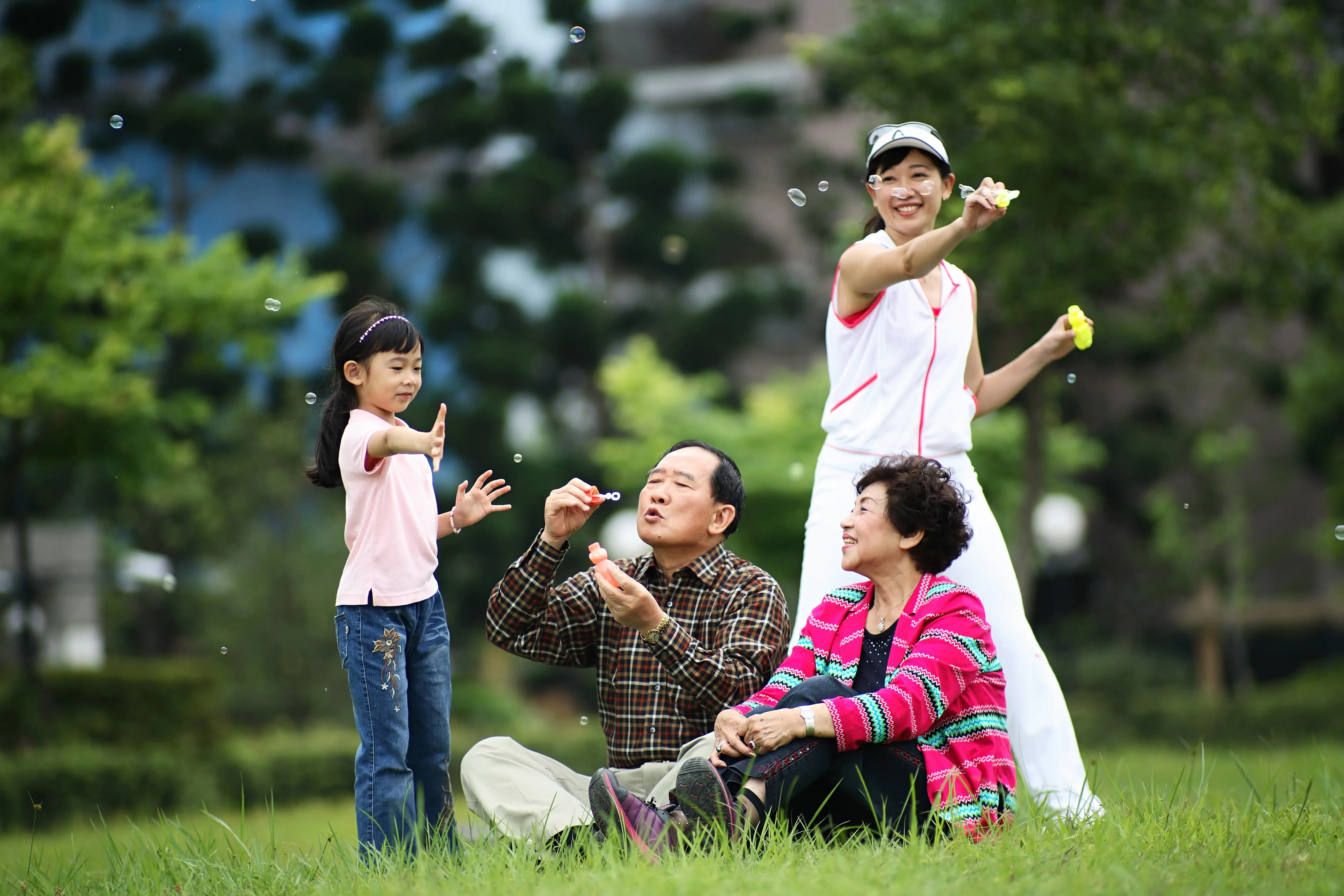在清风中漫步,在朝阳下嬉戏,拥抱一片生态自然,生活从此充满乐趣.
